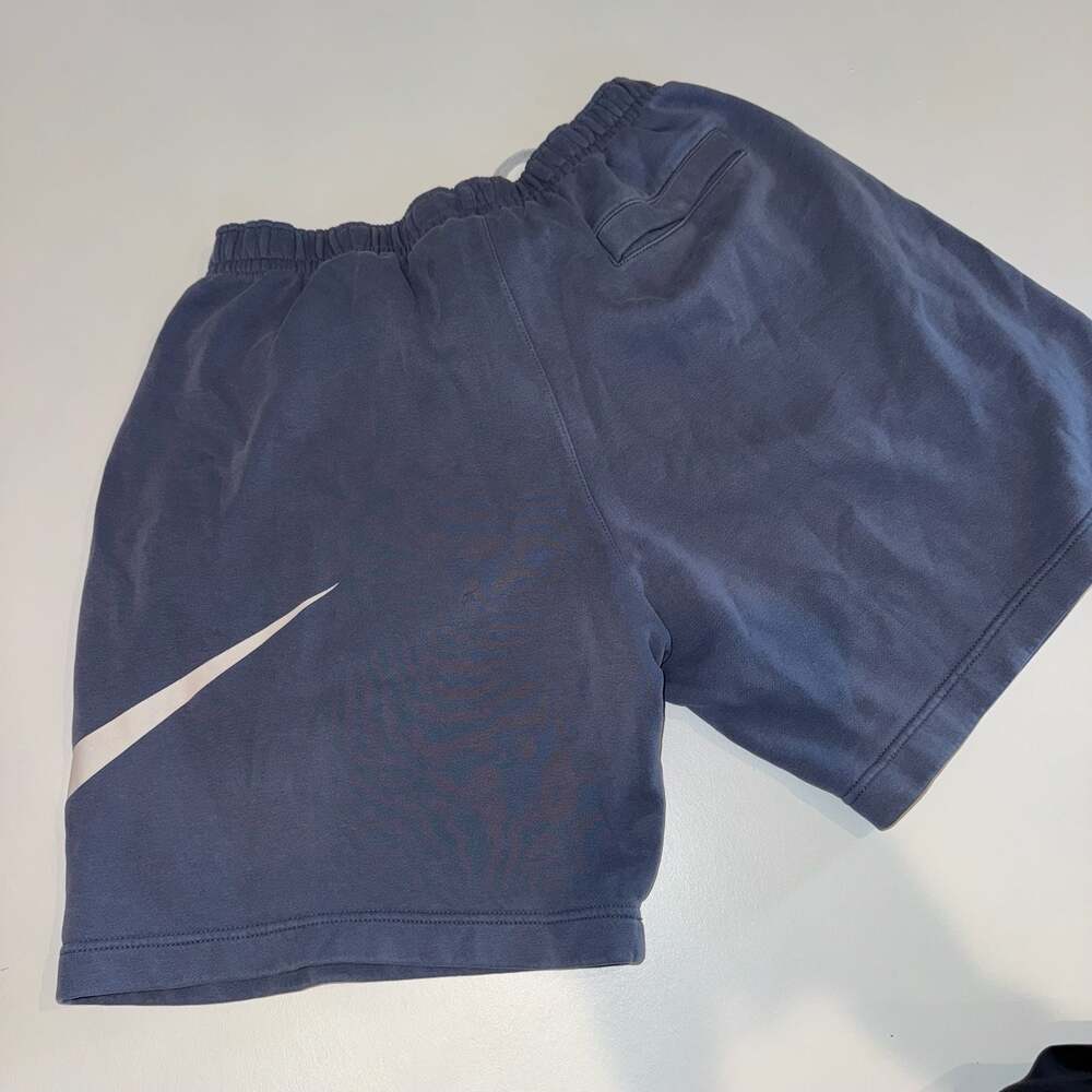 Nike Mens Navy Blue Club Graphic Swoosh Fleece Sweat Shorts Size Large - Picture 8 of 8